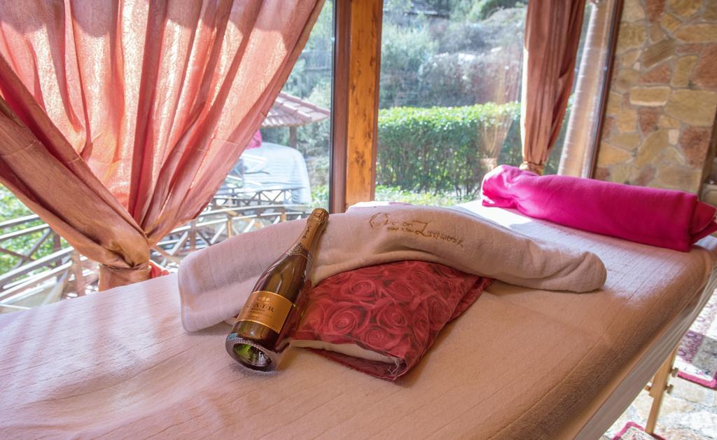 Oneiro Resort 카토 차클로로우 외부 사진