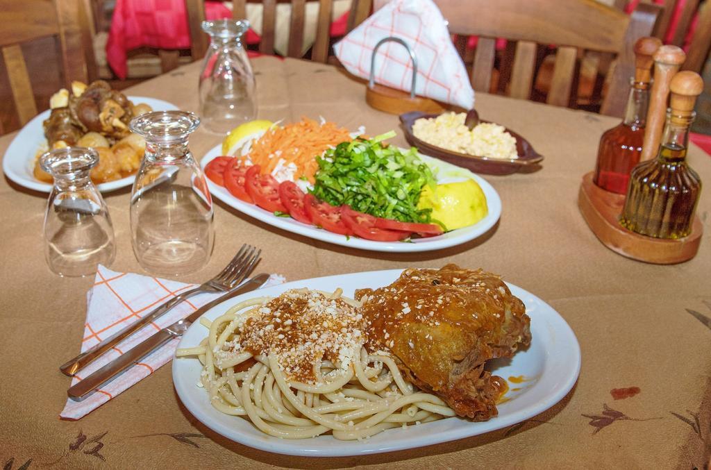 Oneiro Resort 카토 차클로로우 외부 사진