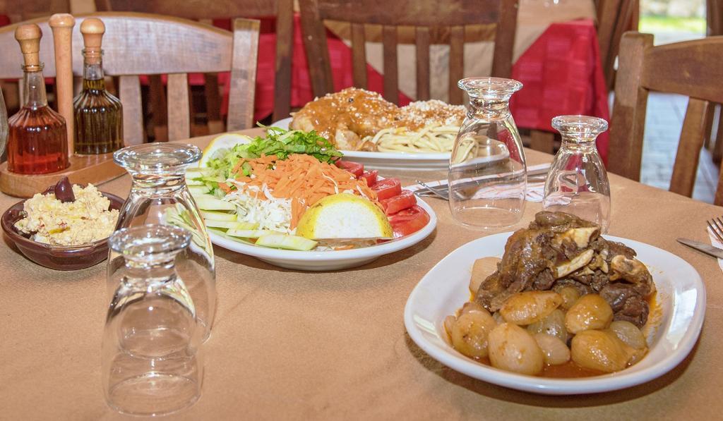 Oneiro Resort 카토 차클로로우 외부 사진