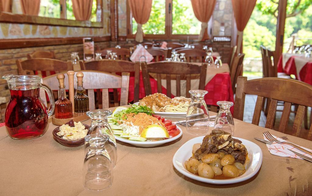 Oneiro Resort 카토 차클로로우 외부 사진