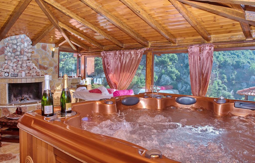 Oneiro Resort 카토 차클로로우 외부 사진