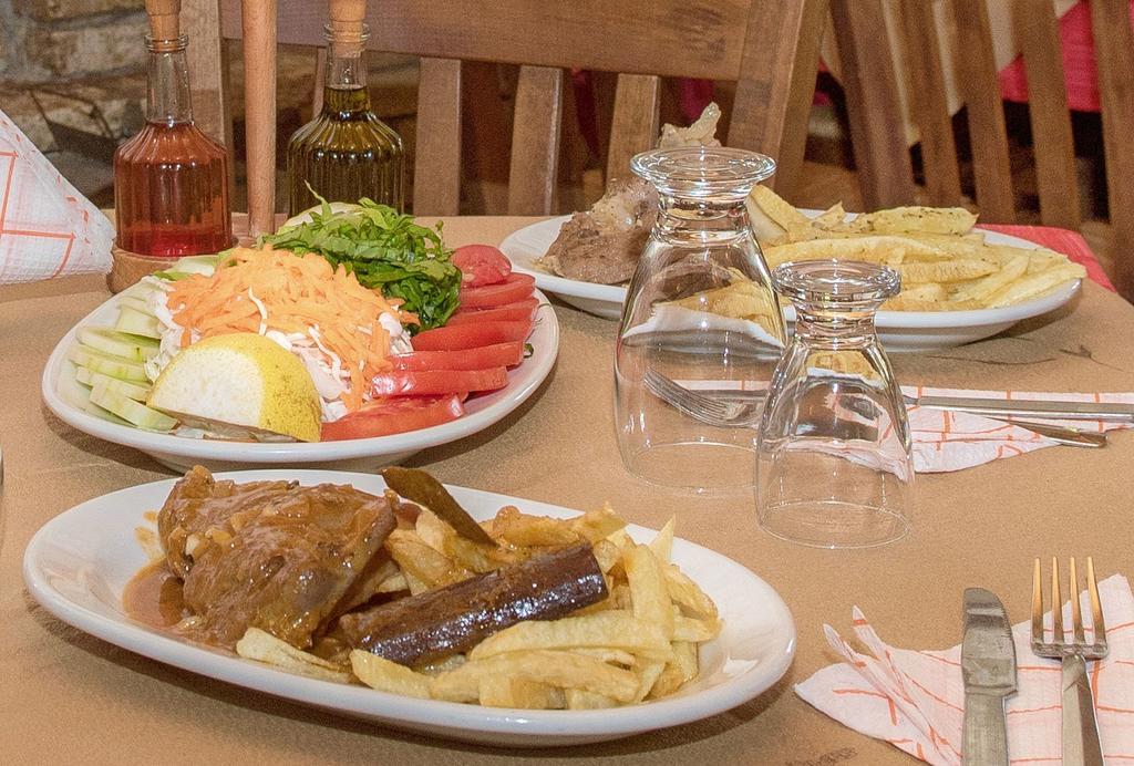 Oneiro Resort 카토 차클로로우 외부 사진