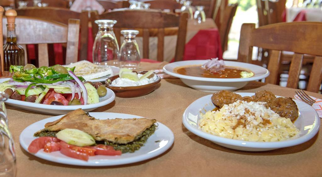 Oneiro Resort 카토 차클로로우 외부 사진
