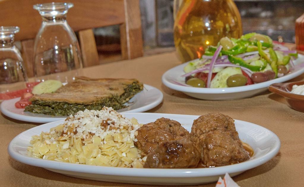Oneiro Resort 카토 차클로로우 외부 사진